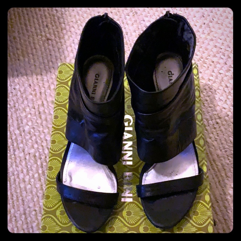 Gianni Bini Cuff Heel
